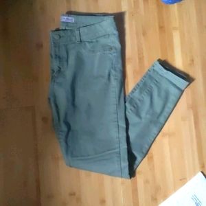 🌼4/$20🌼Olive/Army Green Skinny Jeans